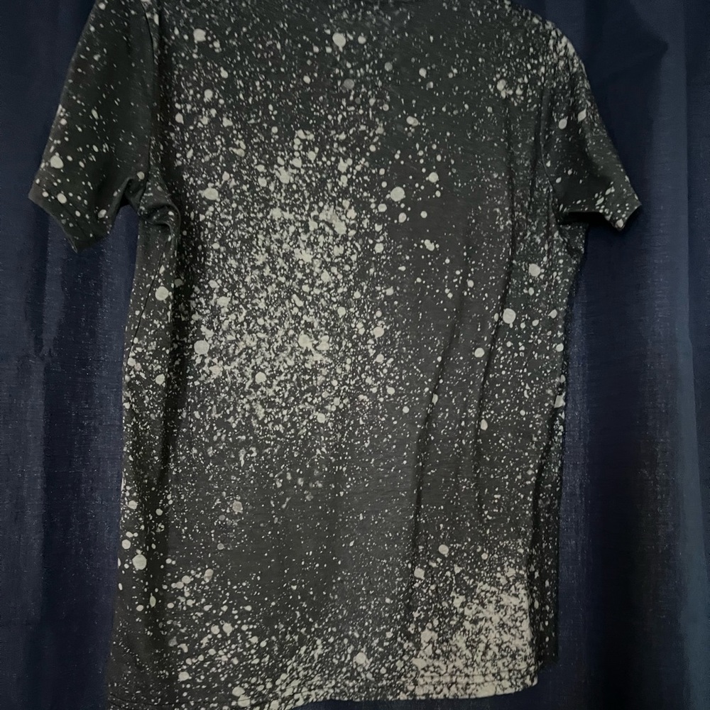 Mama of the wild ones I ordered this off of Facebook size medium super cute.